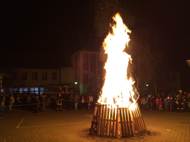 Martinsfeuer Schule